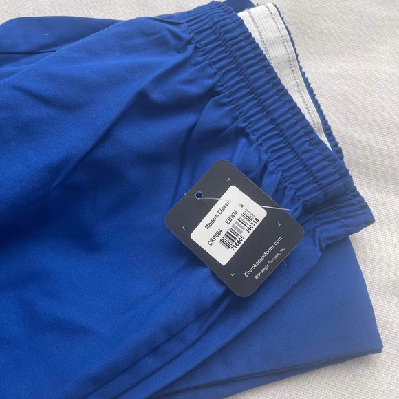 BNWT Cherokee Scrub Set Top M Pants S in Blue Color - Picture 4 of 6
